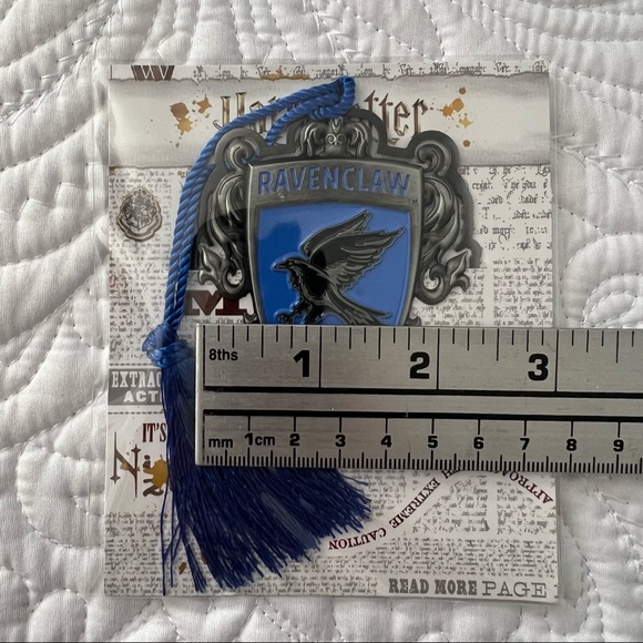 Ravenclaw bookmark Harry Potter Wizarding World from Loot Crate - Picture 3 of 9